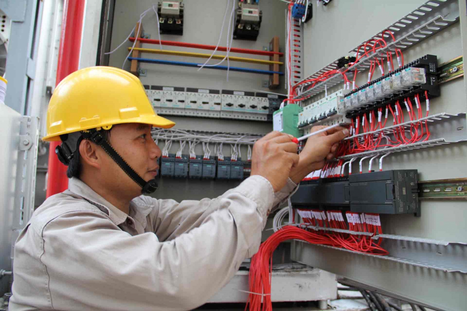 DỊCH VỤ SỬA CHỮA ĐIỆN TẠI NHÀ
