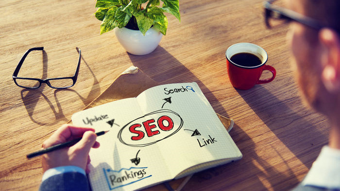 Thuê nhân viên SEO hay thuê dịch vụ SEO?